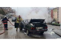 Gümüşhane’de park halindeki LPG’li otomobil yandı