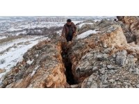 Malatya’da korkunç manzara: Deprem dağı ikiye böldü