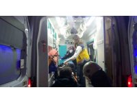 Ters yöne girip karşıdan gelen araçla çarpıştı: 5 yaralı