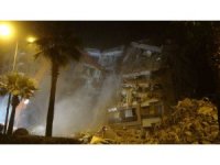 Hatay’da arama-kurtarma çalışmaları tamamlanan binalar birer birer yıkılıyor