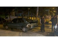 Alkollü sürücü park halindeki araca çarptı, kaçarken yakalandı