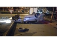 Kaza yaptığı otomobili bırakıp kaçtı