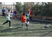 Denizli futbolcu fabrikası çalışıyor