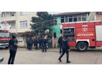 Yangına camları kırarak müdahale ettiler