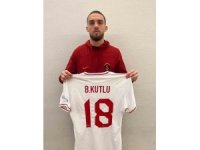 Berkan Kutlu, depremzedeler için milli takım formasını bağışladı