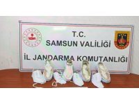 Kargoyla gönderilen ayakkabıların tabanına gizlenmiş 1 kilo 450 gram uyuşturucu ele geçirildi