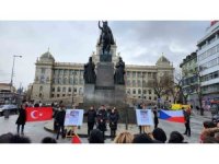 Çekya’da depremde hayatını kaybedenler anıldı