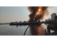 Tayland’da elektrikli feribotlar alev aldı