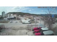 Facianın eşiğinden dönülen kaza güvenlik kamerasına yansıdı