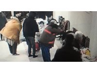 Depremde yaşlı adamın kedisini kurtarma anı yürekleri ısıttı