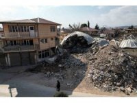 Kahramanmaraş’taki depremde kubbesi ve minaresi yıkılan camii havadan görüntülendi