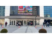 Kayseri Park’ın önündeki asfalt depremde yarıldı iddiası