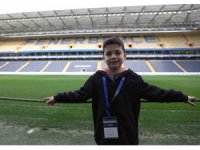 Fenerbahçe, depremzede Kuzey Koşar ve ailesini Ülker Stadı’nda ağırladı