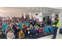 Ortaokul öğrencilerine trafik kuralları eğitimi verildi