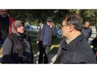 Bakan Dönmez, depremzedeleri ziyaret etti