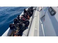İzmir açıklarında 30 düzensiz göçmen kurtarıldı