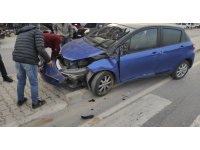 Depremzedeler dönüş yolunda kaza yaptı: 2 yaralı