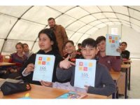 Depremzede öğrenciler, eğitime çadır okullarda devam ediyor