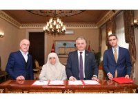 Elmalı “Diyaliz Merkezi Hizmet Binası” protokolünü imzaladı