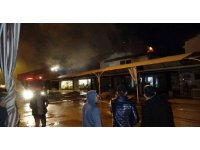 Turizm bölgesinde korkutan işyeri yangını