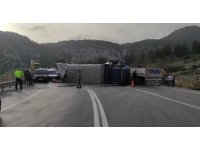 Antalya’da zincirleme trafik kazası: 2 yaralı