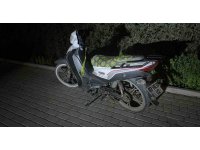 Alkollü sürücü kaldırıma çarptı