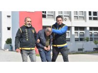 Dolmuşta yaşlı adamı soyan zanlı tutuklandı