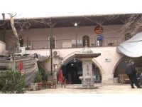 Bin 650 yılında yapılan Taşhan Çarşısı depremde zarar görmedi