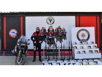 Adana’da polisin yakaladığı 36 hırsız tutuklanırken, 125 adet ruhsatsız silah ele geçirildi
