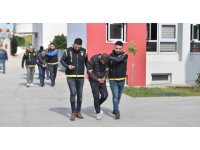 Bebek arabası çalan sevgililer tutuklandı: O anlar kamerada