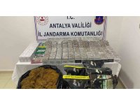 Antalya’da jandarmadan kaçak sigara baskını