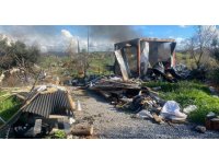 Bağ evi olarak kullanılan konteyner yangında küle döndü