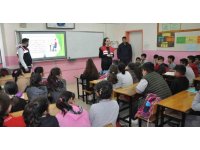 Jandarma öğrencileri siber suçlara karşı bilgilendirdi