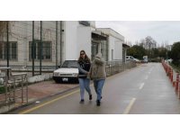 Kendisini kamu görevlisi olarak tanıtıp 8 kişiyi dolandıran kadın yakalandı