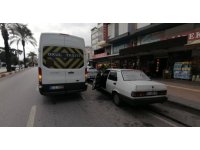 Park ettiği otomobilin kapısını açtı, hastanelik oldu