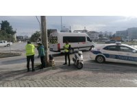 Taktığı kask sayesinde kazayı ucuz atlattı