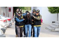 İş arayan iki arkadaşı darp edip, 91 bin liralarını gasp ettiler