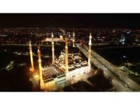 Adana’da teravih namazı kılındı