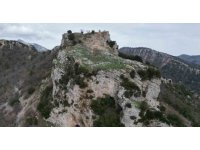 Deprem Amanos’un zirvesindeki Şalen Kalesi’nin surlarını da yıktı