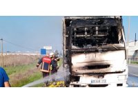 Limon yüklü kamyonda çıkan yangın maddi hasara neden oldu