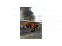 Depremzede ailenin semt pazarına kurduğu çadır yandı