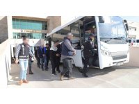 Antalya’da eş zamanlı operasyonlarda aranan 60 şahıs yakalandı