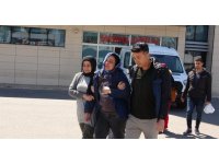 Depremzede aileden 3 kişinin ölümüyle sonuçlanan kaza güvenlik kamerasına yansıdı