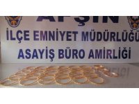 Kuyumcudan gerçek sanıp çaldığı bileziklerle yakalandı