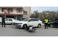 Otomobille çarpışan motosikletteki 2 kişi yaralandı