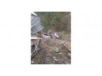 Yağış nedeniyle yoldan çıkan tır dereye düştü