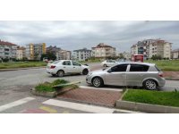 Manavgat’ta 2 otomobil çarpıştı: 1 yaralı