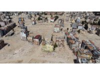 Enkaza dönen kentte adeta meydanlar oluştu