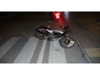 Virajı alamayan motosiklet kaldırım taşına çarptı: 1 yaralı