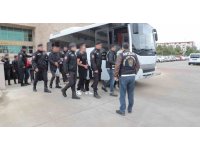 Antalya’da firari şahıslara eş zamanlı operasyon